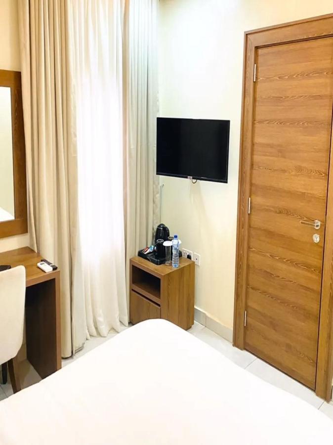 Plush Hotel,Abuja Dış mekan fotoğraf