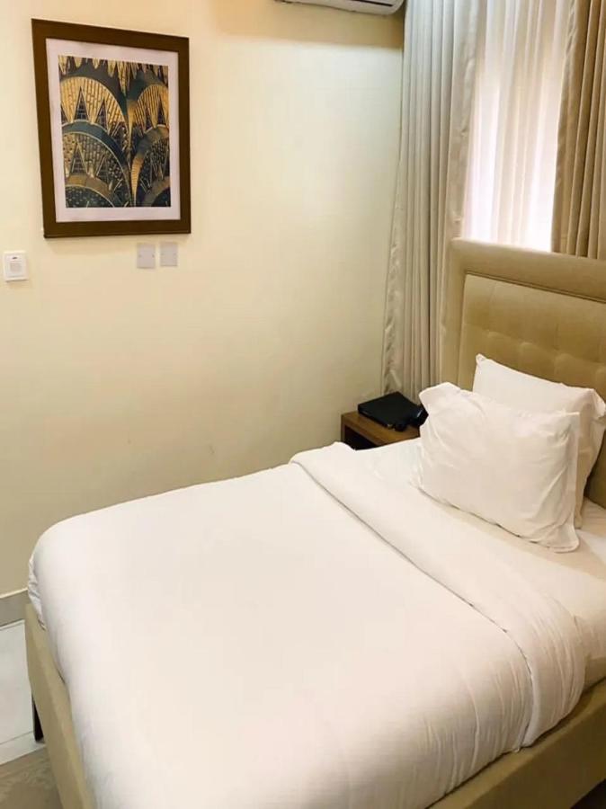 Plush Hotel,Abuja Dış mekan fotoğraf