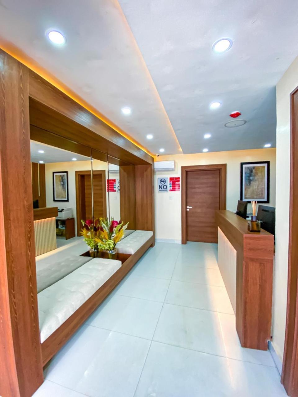 Plush Hotel,Abuja Dış mekan fotoğraf